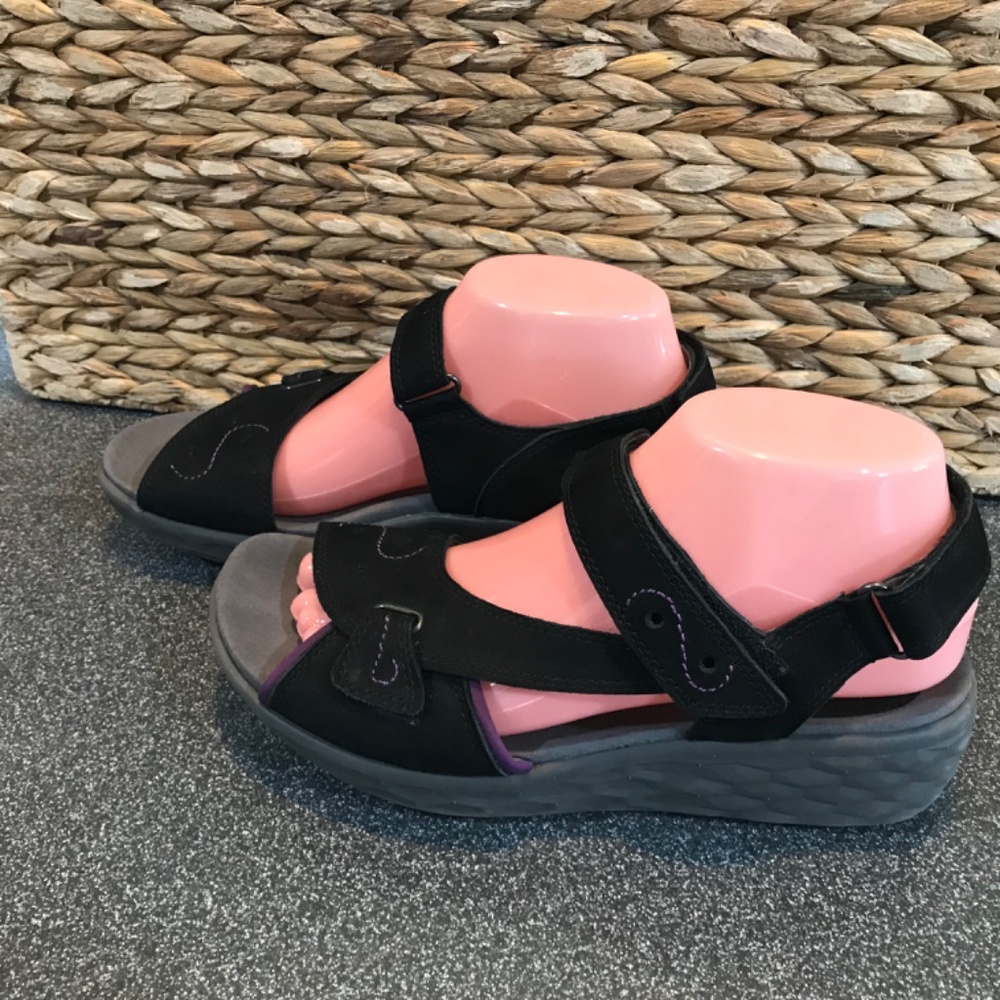 Cobb Hill New Balance Fresh Foam Leather Sandals - Picture 4 of 15